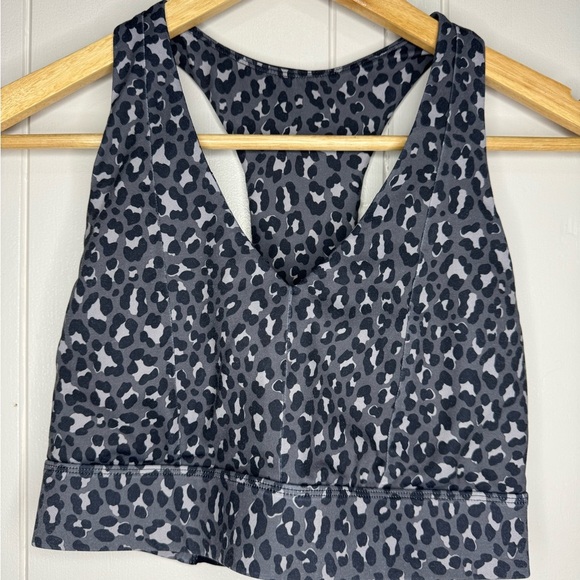 On-The-Go Midi Medium Impact Sports Bra - Picture 2 of 13